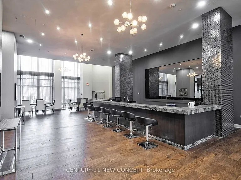 400 Adelaide St E #212 — Photo 2