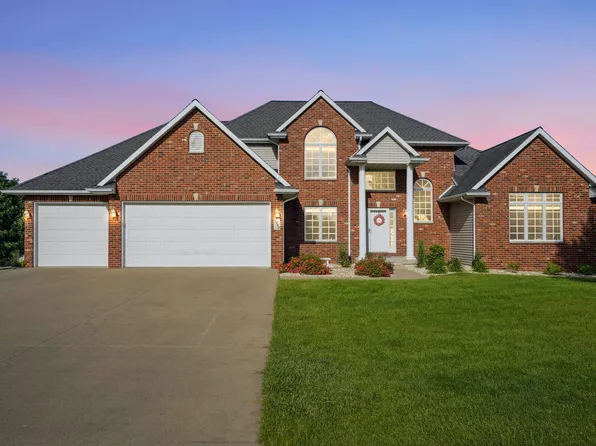 1992 Wedgewood Dr, Dubuque, IA 52002