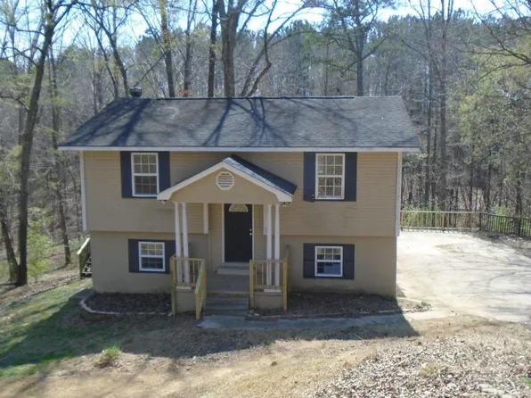 1641 Clara Ln, Weaver, AL 36277