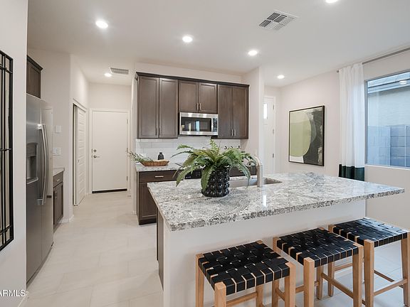 5th image of 14664 W PERSHING Street