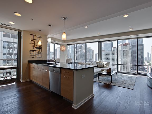 5th image of 240 E Illinois St APT 1711