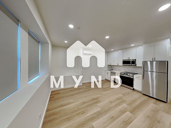 3rd image of 17 Hoff St Unit 2