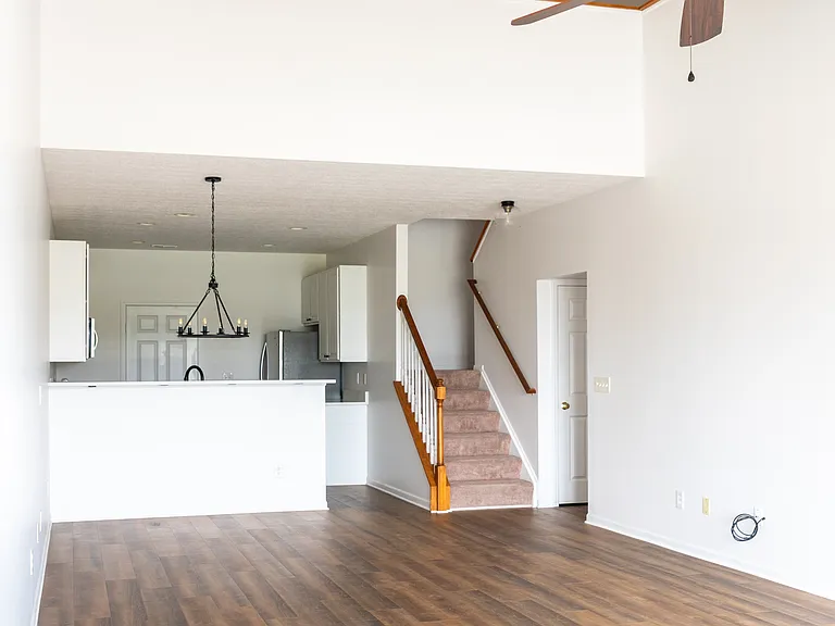 122 Maple Leaf Dr — Photo 3