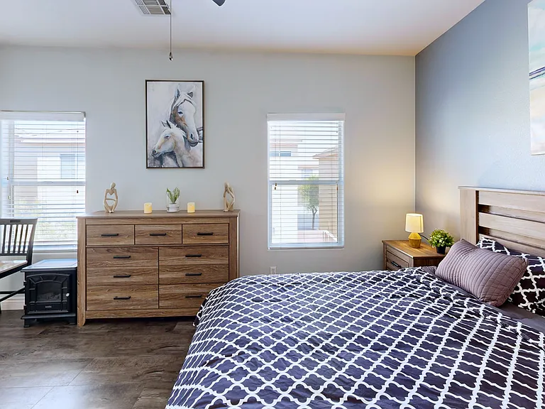 136 Bloomsbury Ave — Photo 37