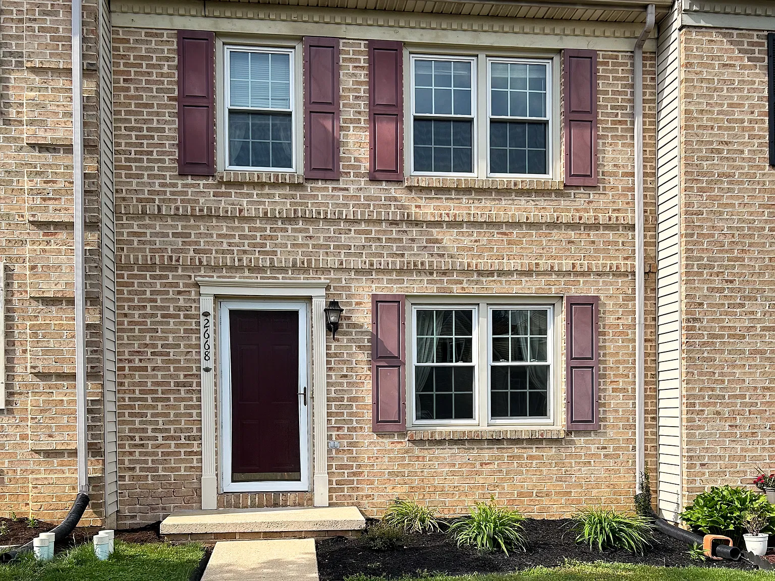 2 bed, 960 sqft, $1,595 — Photo 1