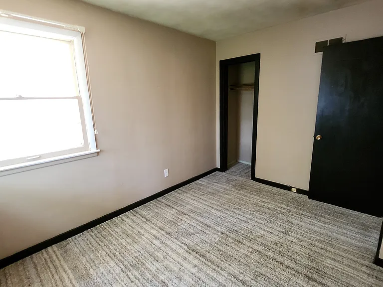 2116 W Kettelle St — Photo 21