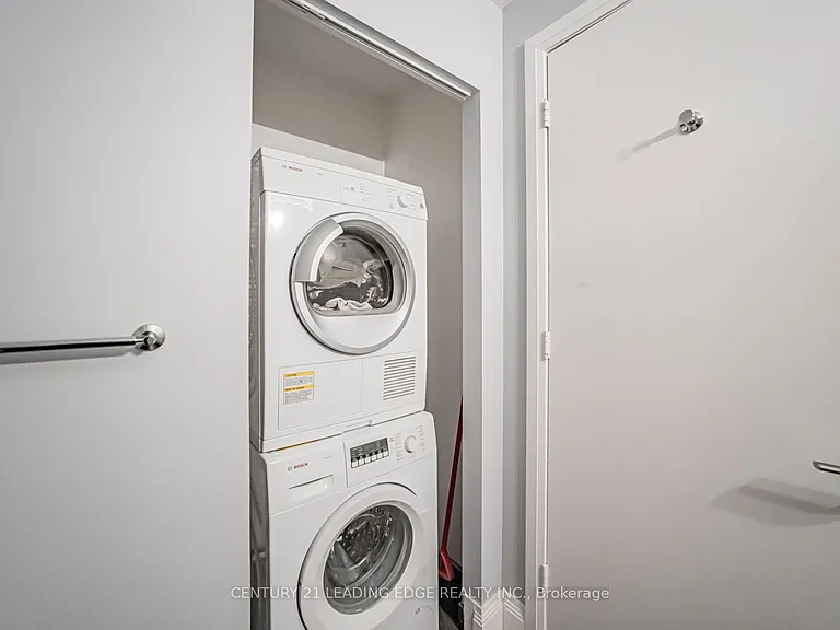 2191 Yonge St #5104 — Photo 35