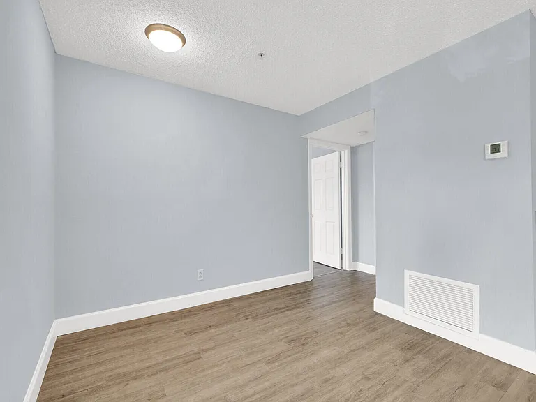 2301 N Congress Ave #25 — Photo 5