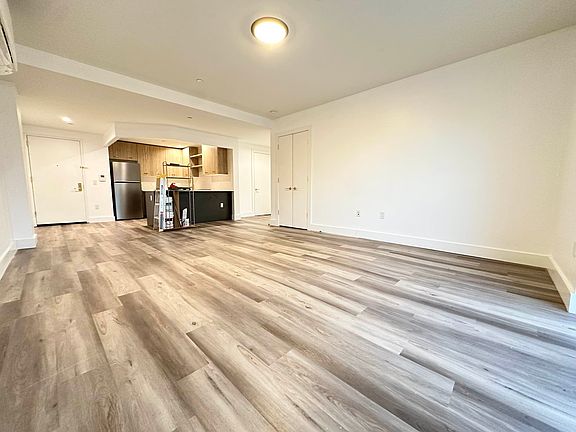 5th image of 3333 Giles Pl #404A