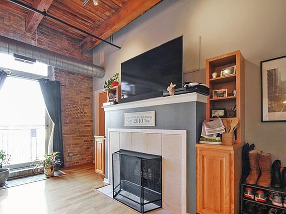 4th image of 1740 N Maplewood Ave APT 314