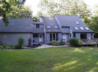 15 Jessica Ln, Ledyard, CT 06339