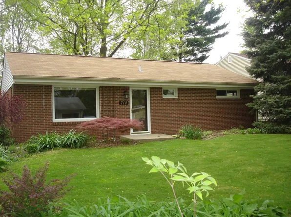 710 Richards Ln, Champaign, IL 61820