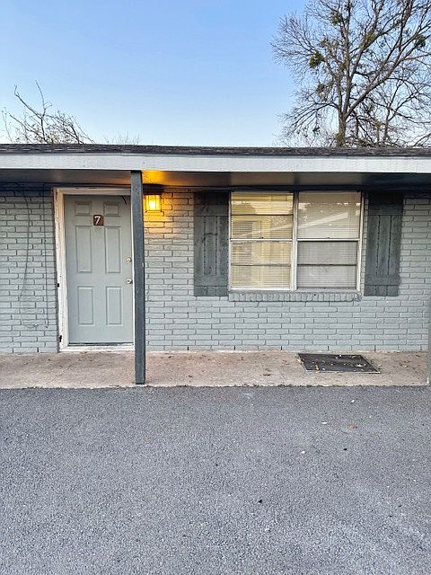 1st image of 500 E Craven Ave #7