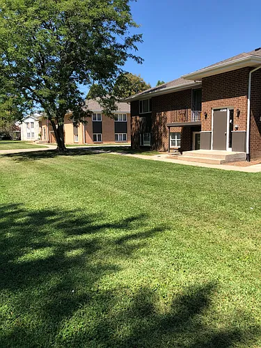 Immaculate Updated 2 Bedroom with 1 Bath Photo 1