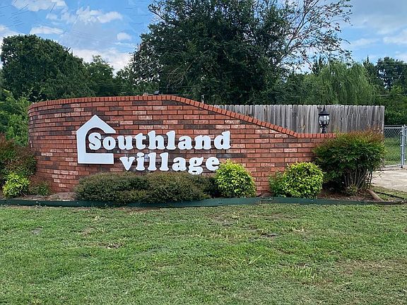 2nd image of 120 Southland Dr
