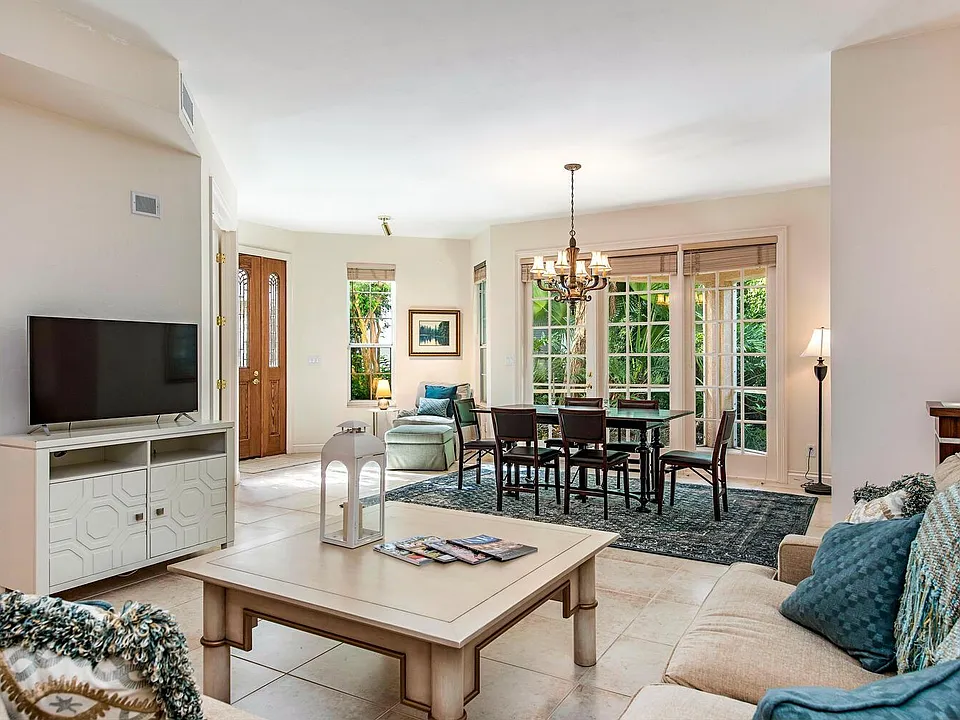 157 Colonade Cir #1002