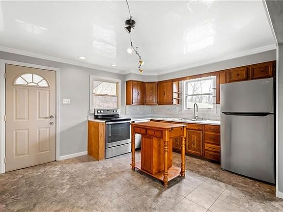 5th image of 1035 Orchard Ave