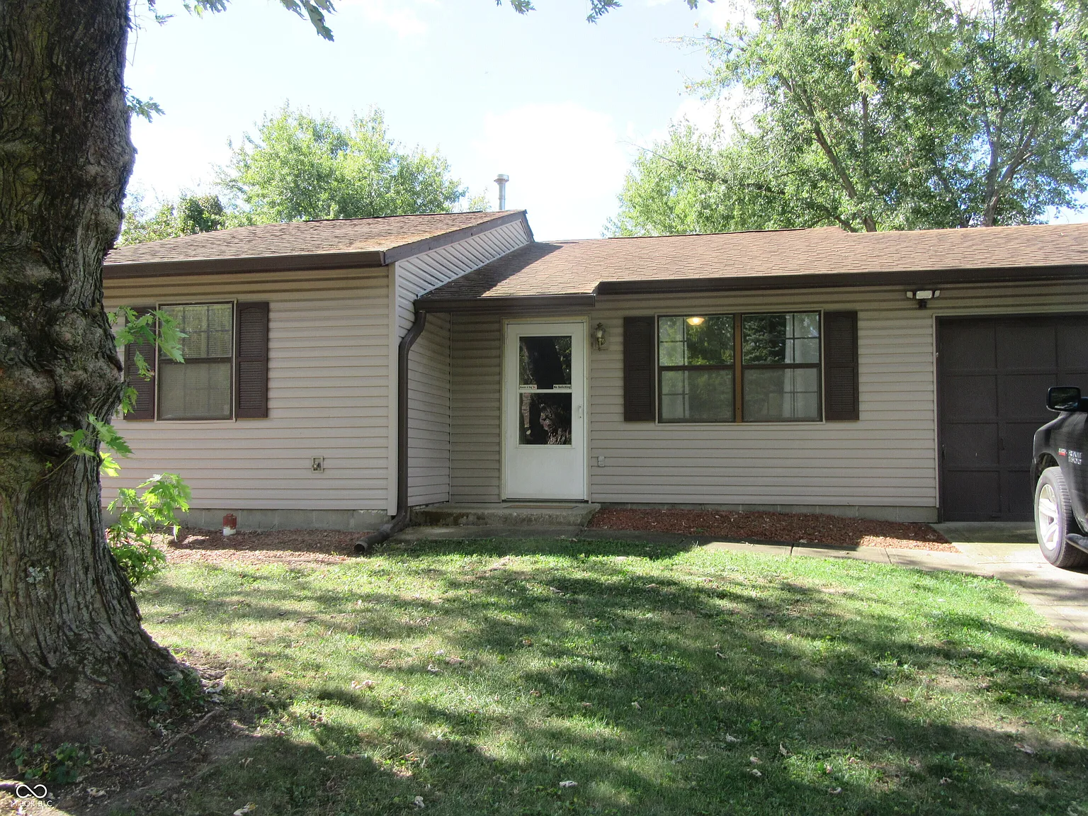 6202 Epperson Dr photo 1