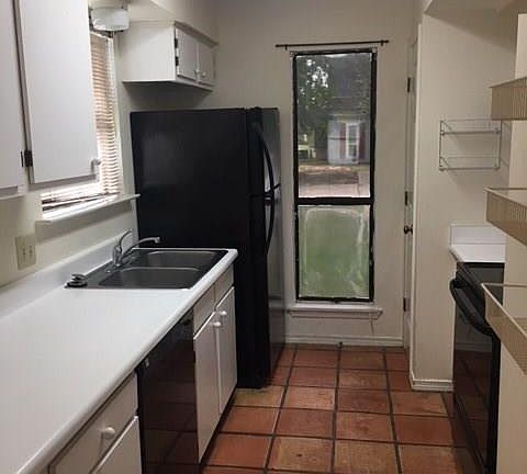 4th image of 25 Hollycrest Blvd #25