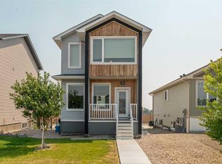 824 Coalbrook Close W, Lethbridge, AB T1J 5M9