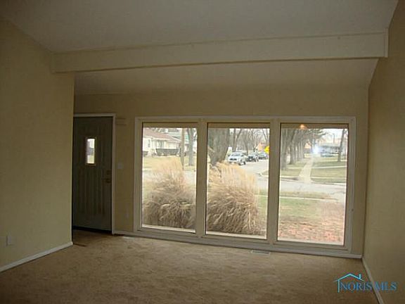 2nd image of 1121 Village Trail Dr