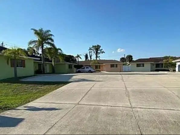 300 Rotonda Blvd W APT B, Rotonda West, FL 33947
