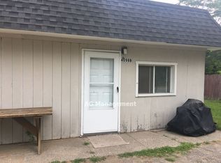 4098 Parkway APT B, Waterford, MI 48328