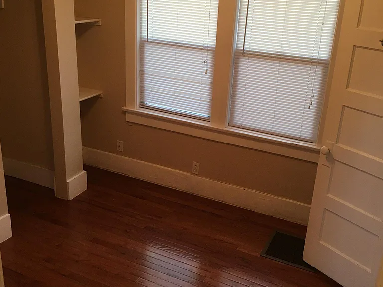 Middle Bedroom