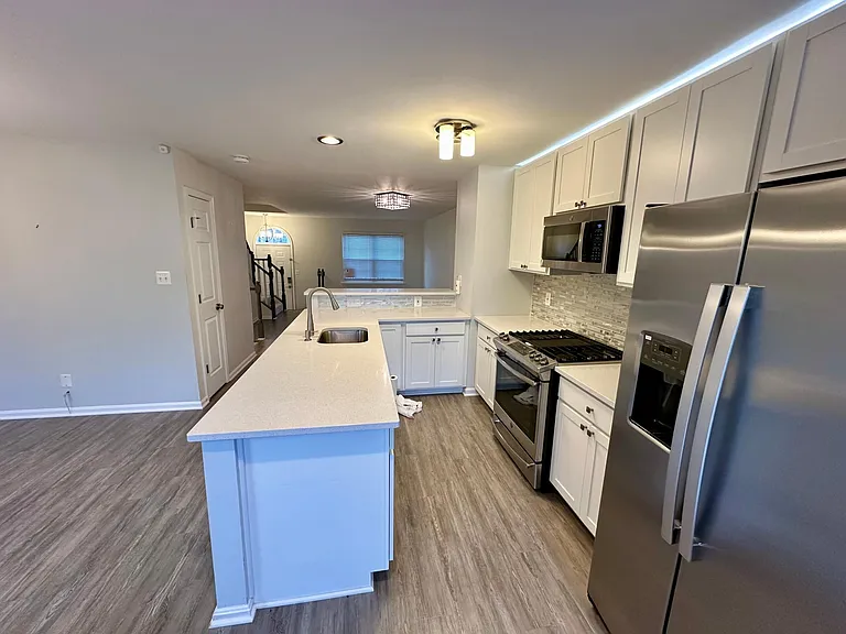 20200 Brookview Sq — Photo 4