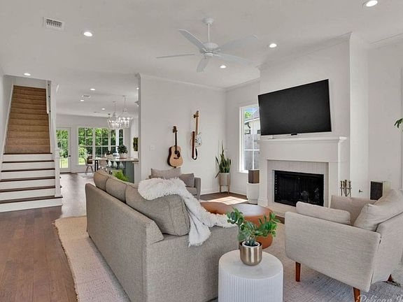 3rd image of 2112 Old Grove Cir