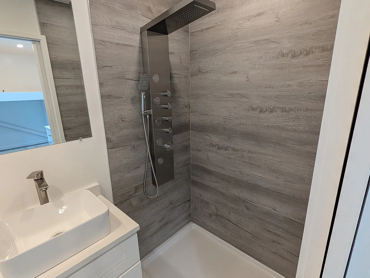 Studio, 160 sqft, $995 — Photo 2