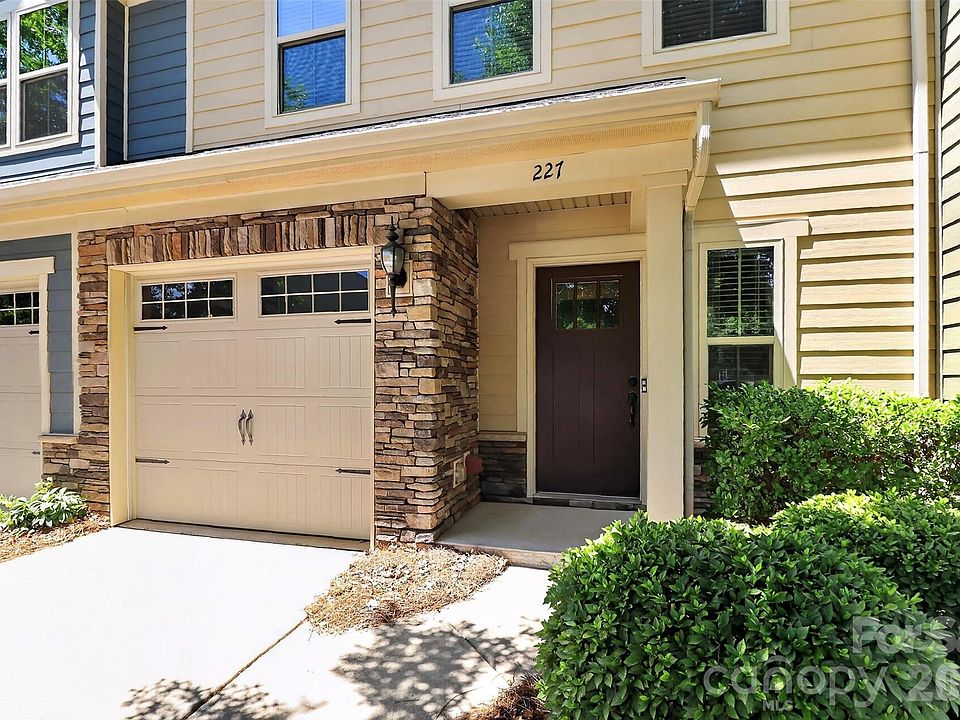 1st image of 227 Park Meadows Dr