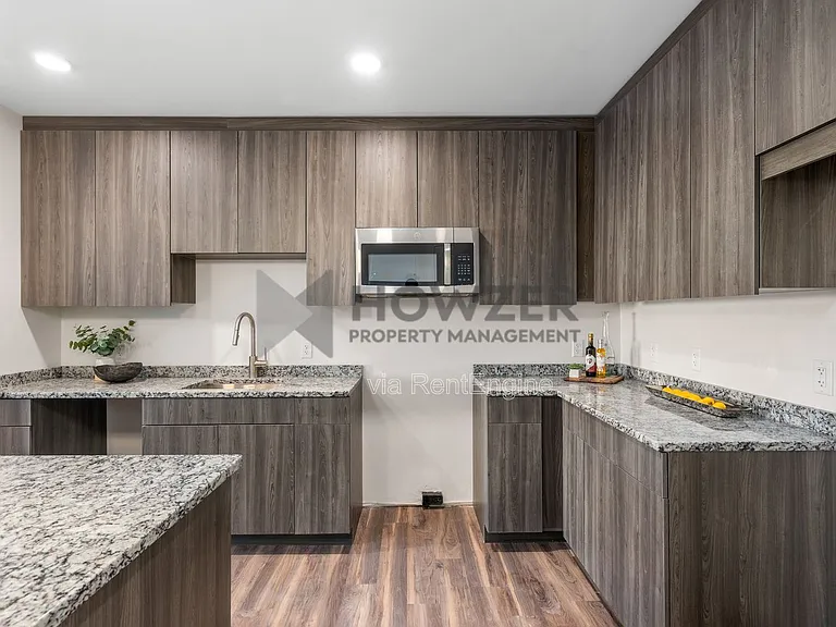 850 Falmouth Rd — Photo 16