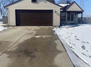 52271 Iris Ct, Elkhart, IN 46514