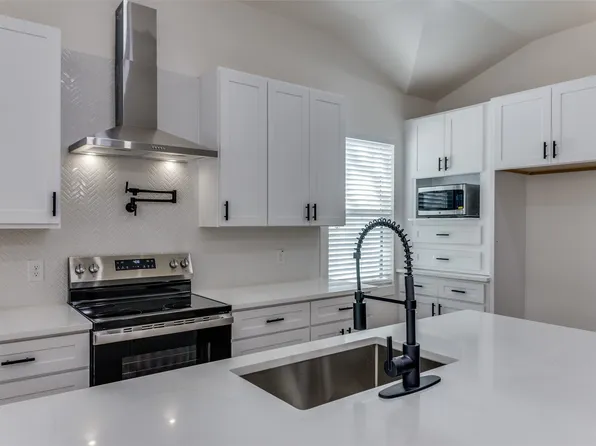 5501 Eisenhower Dr, Fort Worth, TX 76112