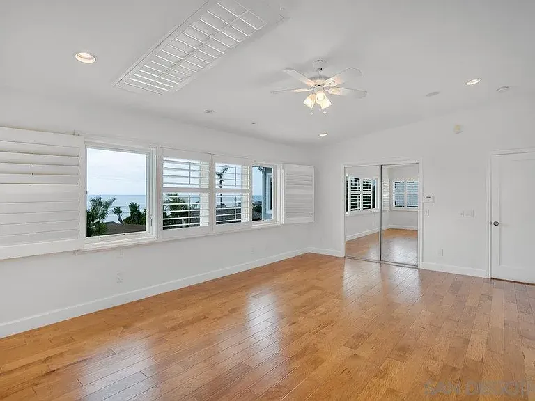 5247 Chelsea St — Photo 16