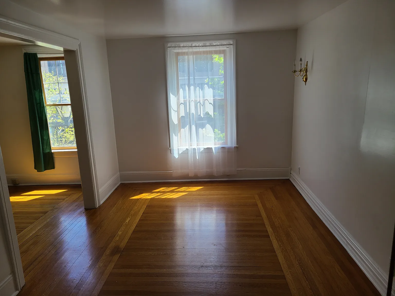 2 bed, $1,300 — Photo 3