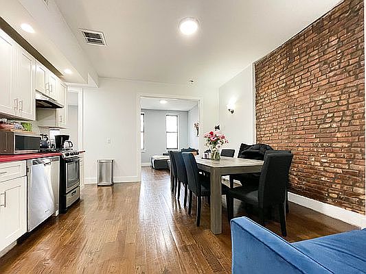 1st image of 733 Dekalb Ave APT 2r