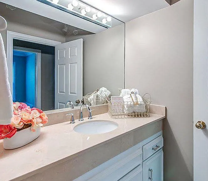 3051 Woodlawn Dr — Photo 6