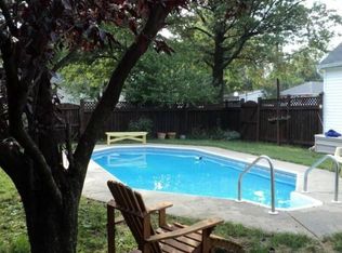 202 Hillcrest Rd, Pasadena, MD 21122