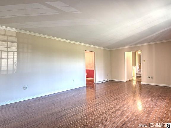 5th image of 627 Alexander Spring Rd