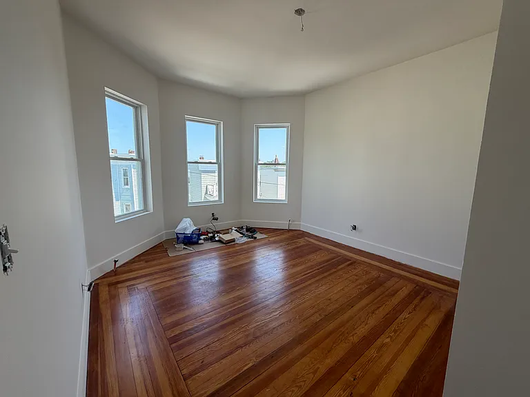 83 Marion St #10 — Photo 6