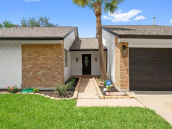 2nd image of 10706 Sageyork Dr