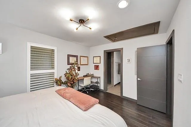 1410 Hyde Park Blvd #203 — Photo 10
