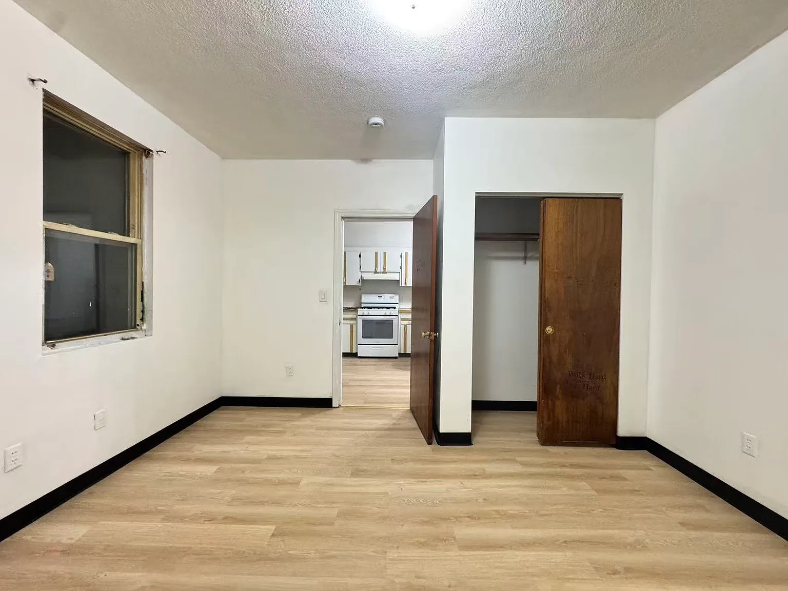 2 bed, 750 sqft, $2,500 — Photo 3