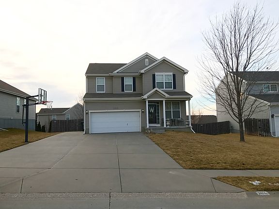 2nd image of 2410 Lakewood Dr