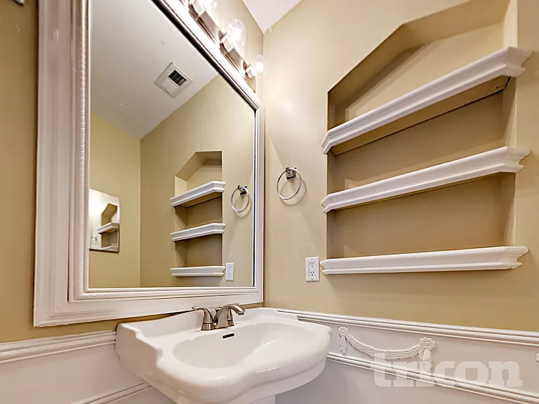 4324 Queensway Dr — Photo 14