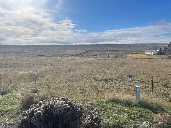 3rd image of 8686 Neppel Road NE