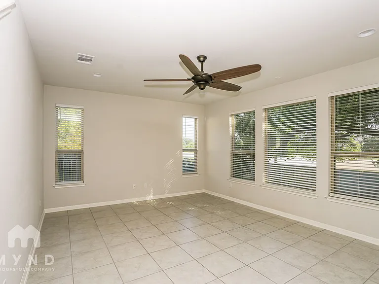 708 Hays Hill Dr — Photo 6