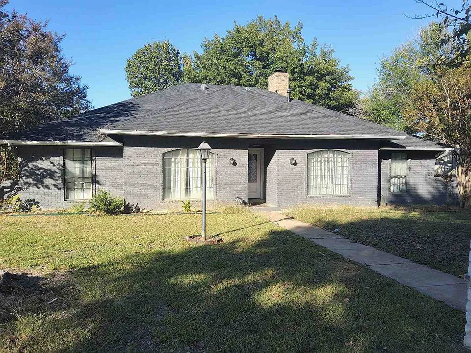 2202 Greenbriar Ct